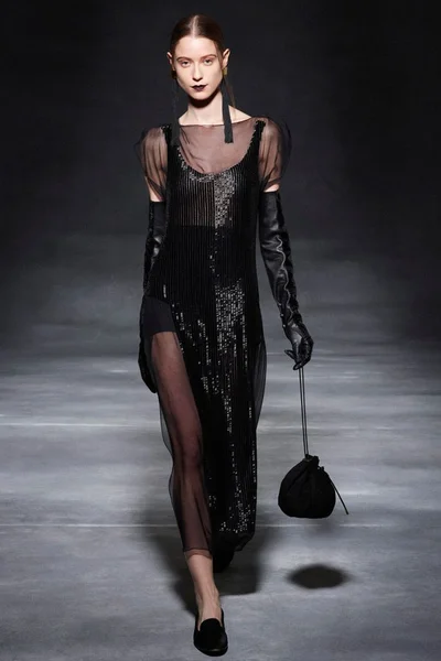 Look 17